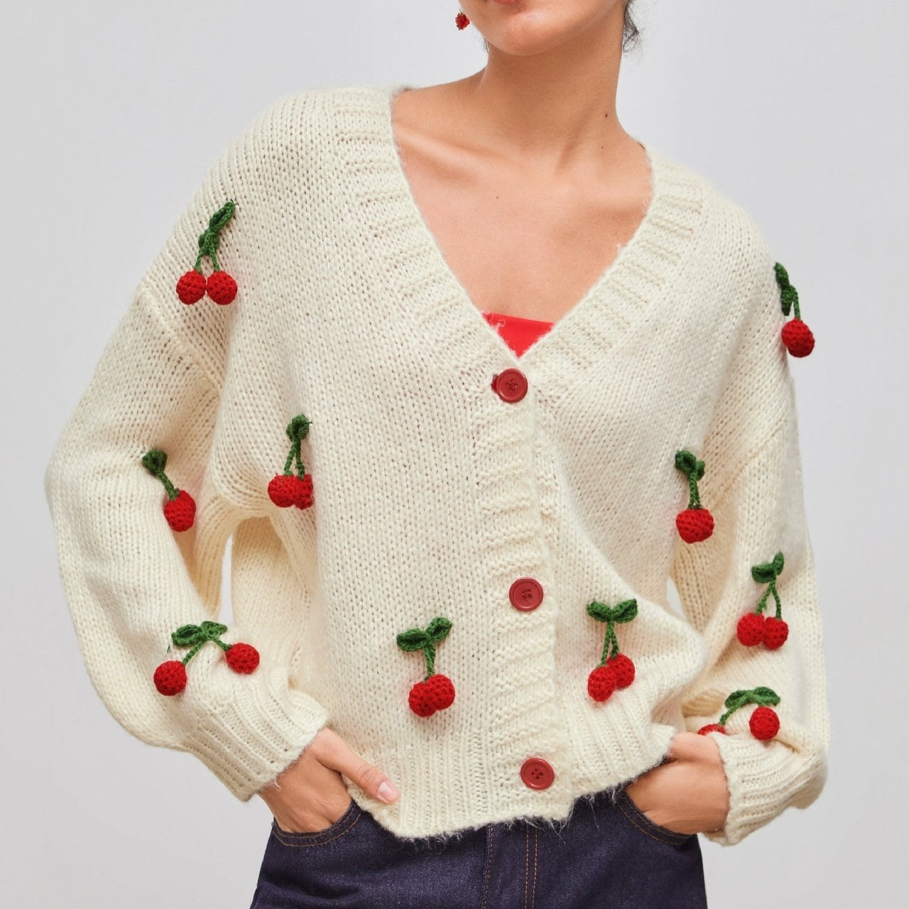 Cherry Cardigan | Knäppt | V-ringad | Stickad kofta | Damkofta-Mira Lina