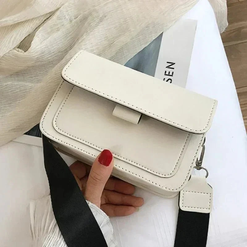 Crossbody-väska - Mini Flip-väska med tjock rem för Kvinnor-Mira Lina