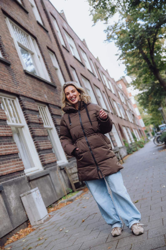 Damjacka med vaddering – Huv – Medellång – Pufferjacka – Vinterjacka för damer-Mira Lina