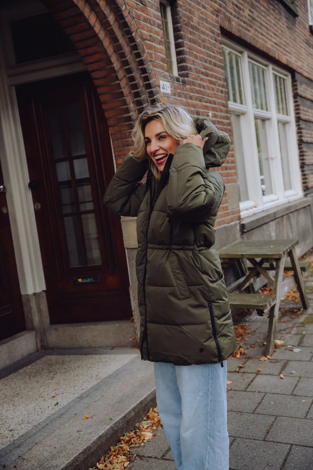 Damjacka med vaddering – Huv – Medellång – Pufferjacka – Vinterjacka för damer-Mira Lina