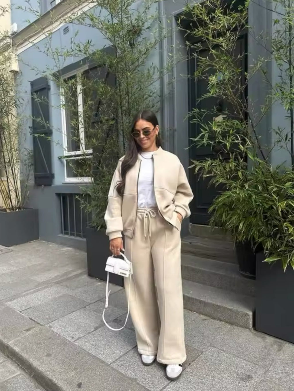 Damträningsdräkt – tvådelat set med zip-up-tröja och joggingbyxor med vida ben-Mira Lina