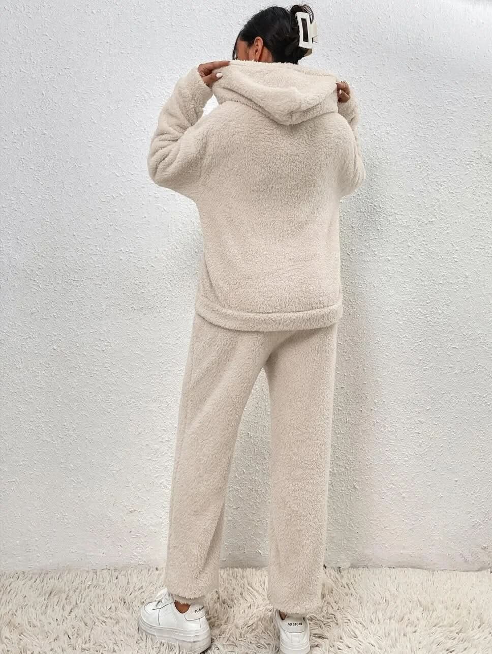 Fleece Loungewear – tvådelat loungeset för dam med huvtröja och joggingbyxor-Mira Lina