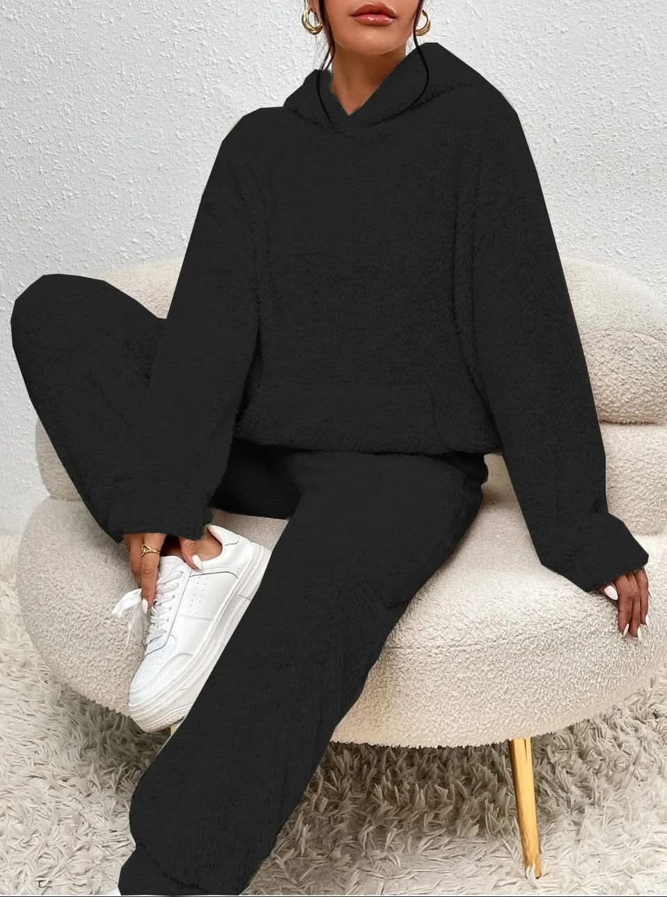 Fleece Loungewear – tvådelat loungeset för dam med huvtröja och joggingbyxor-Mira Lina