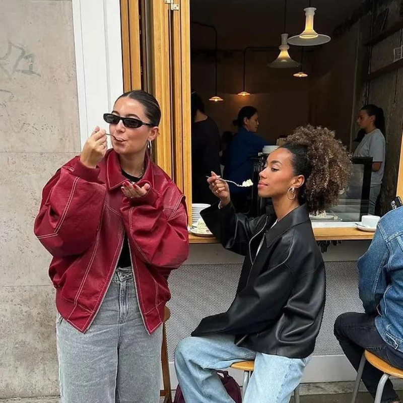 Jacky- Oversized jacka med kontrasterande sömmar Röd-Mira Lina