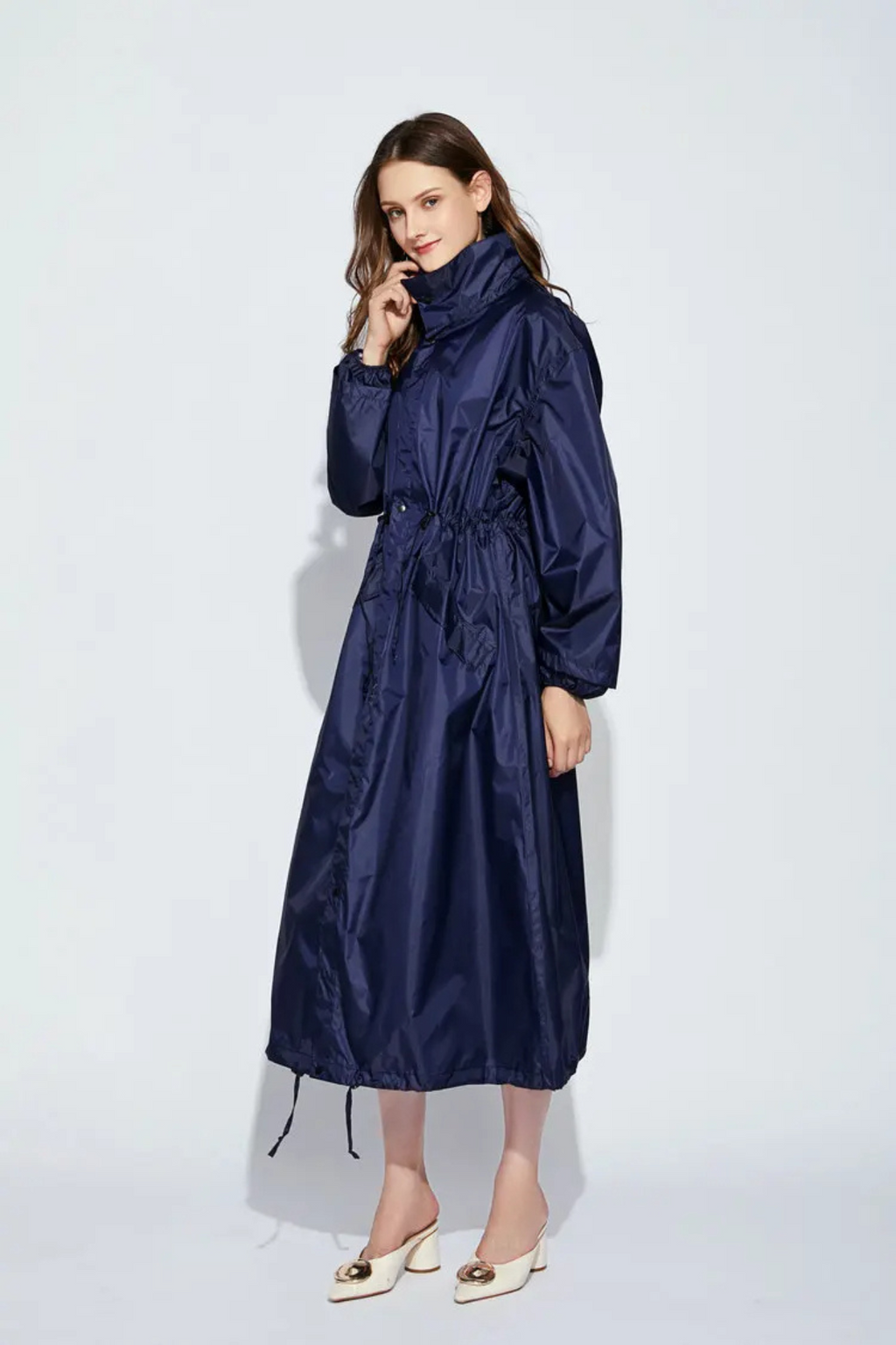 Lång regnrock med huva, dragsko i midjan, regnjacka, lång vattentät jacka för damer-Mira Lina