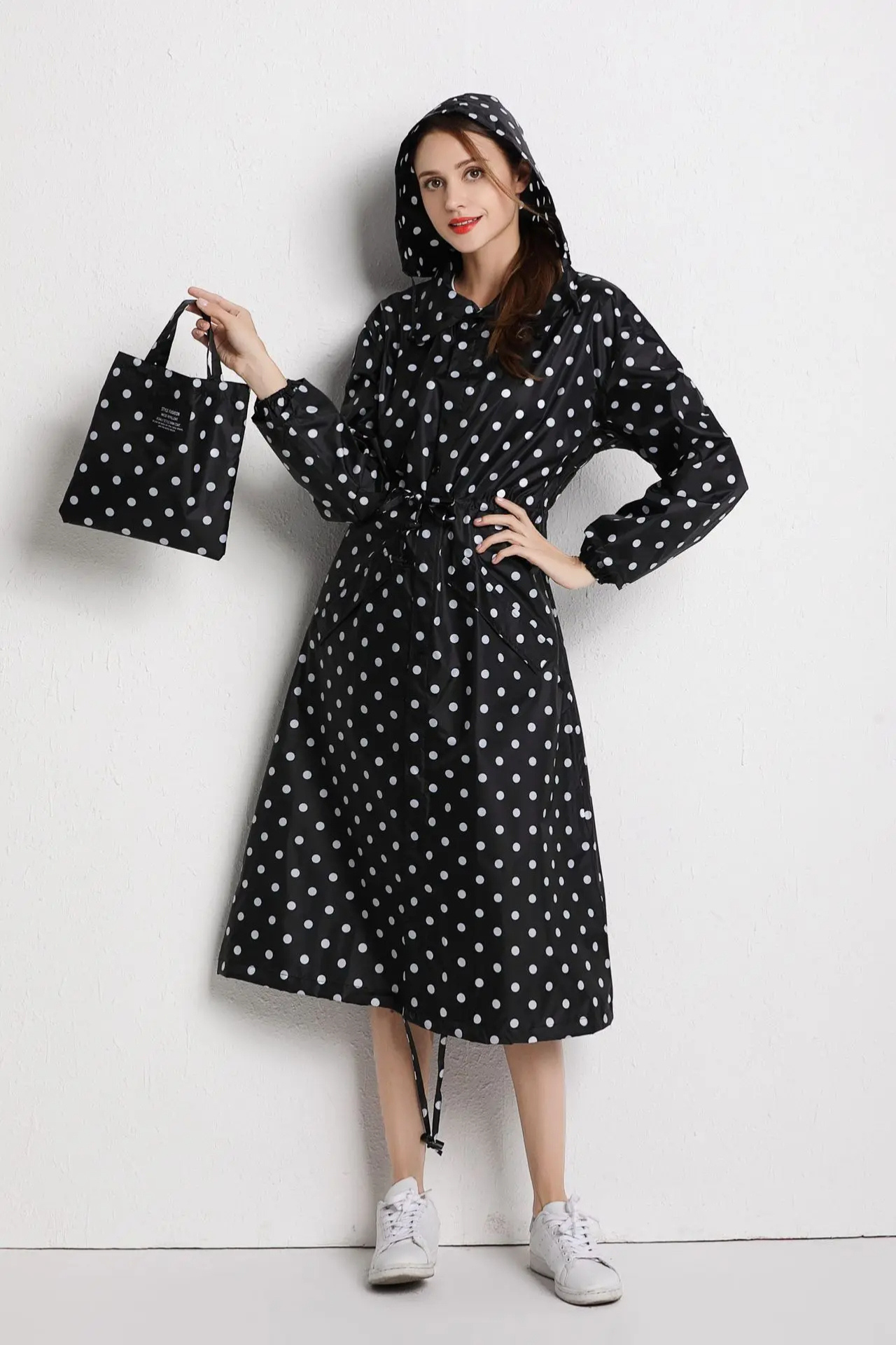 Lång regnrock med huva, dragsko i midjan, regnjacka, lång vattentät jacka för damer-Mira Lina