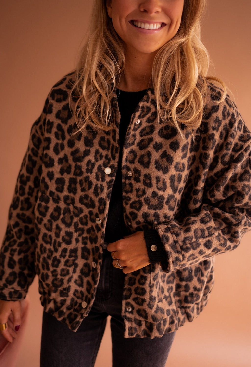 Leopardjacka – Oversized bomberjacka för damer med leopardmönster-Mira Lina