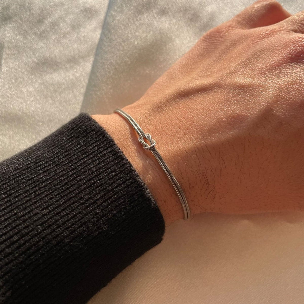 Love Knot-armband | Justerbart | Minimalistiskt | Gul metalltonarmband | Damarmband-Mira Lina