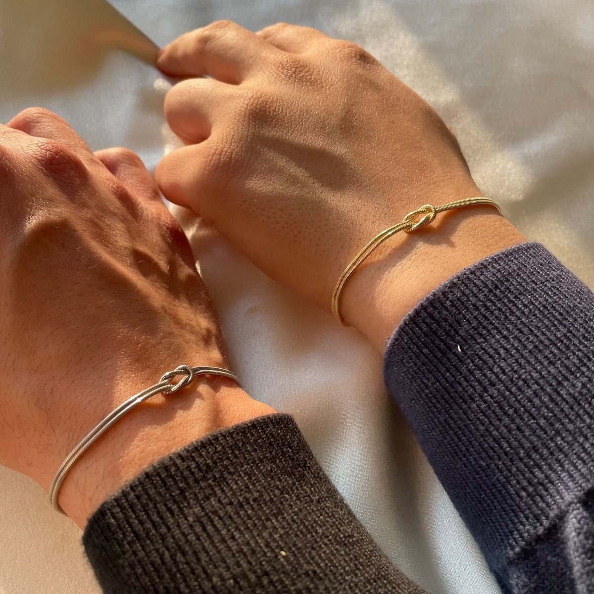 Love Knot-armband | Justerbart | Minimalistiskt | Gul metalltonarmband | Damarmband-Mira Lina