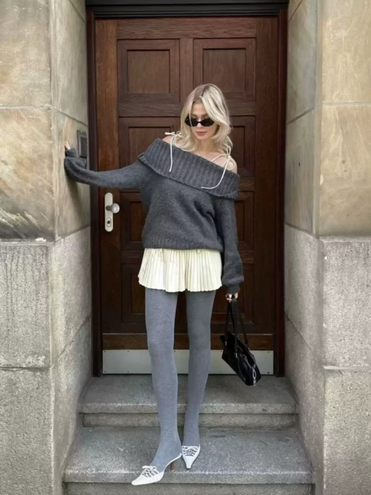 Off-Shoulder Jumper - Grå - Löst sittande - Stickad tröja - Stickade plagg för damer-Mira Lina