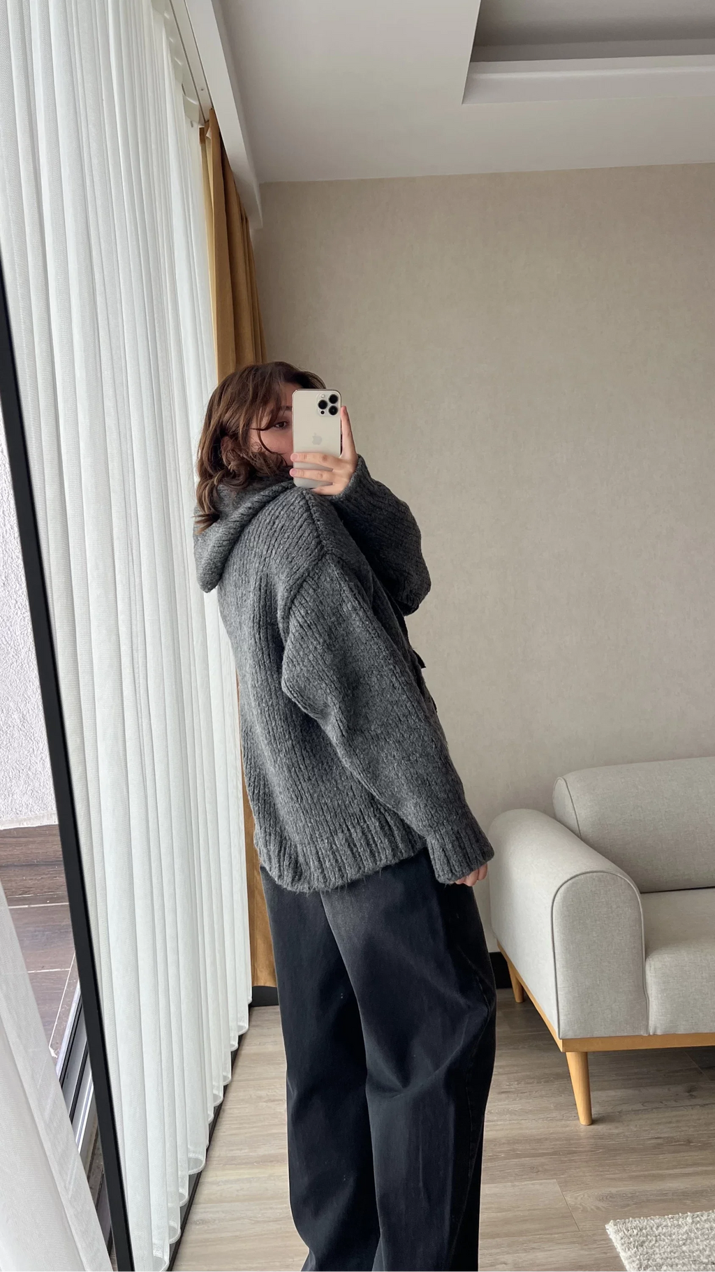 Stickad Tröja – Huvtröja – Pnaturfiberblandningover – Oversized tröja – Stickade plagg för damer-Mira Lina