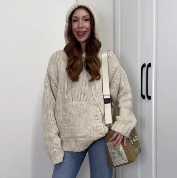 Stickad Tröja – Huvtröja – Pnaturfiberblandningover – Oversized tröja – Stickade plagg för damer-Mira Lina