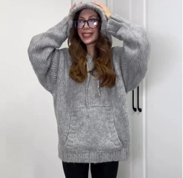 Stickad Tröja – Huvtröja – Pnaturfiberblandningover – Oversized tröja – Stickade plagg för damer-Mira Lina