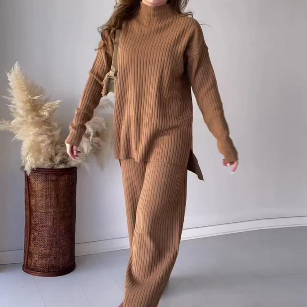 Stickad matchande set - Loungewear-set för damer med turtleneck och vida ben-Mira Lina