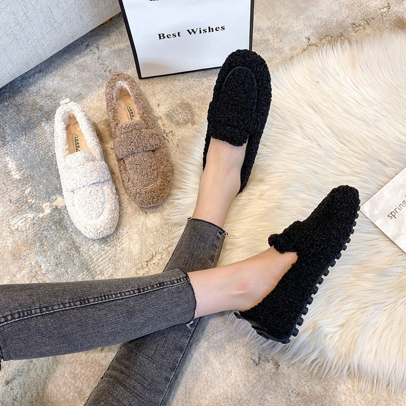 Teddy Loafers – Mjuka, långluggigt tygklädda slip-on-loafers för dam-Mira Lina