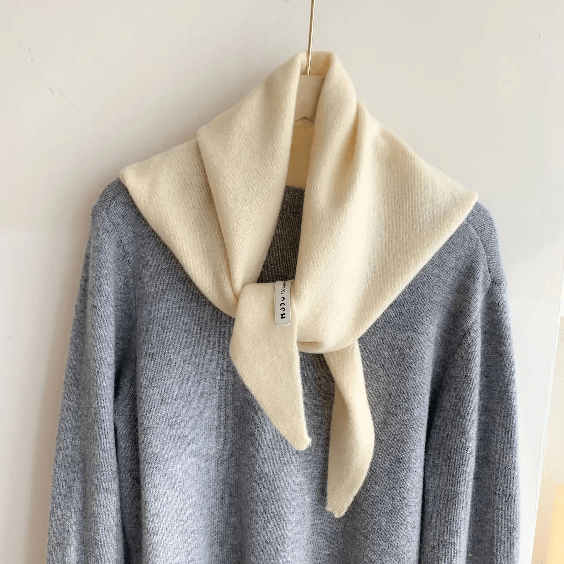 Triangelstickad halsduk | Liten | Varm | Triangelhalsduk | Damhalsduk-Mira Lina